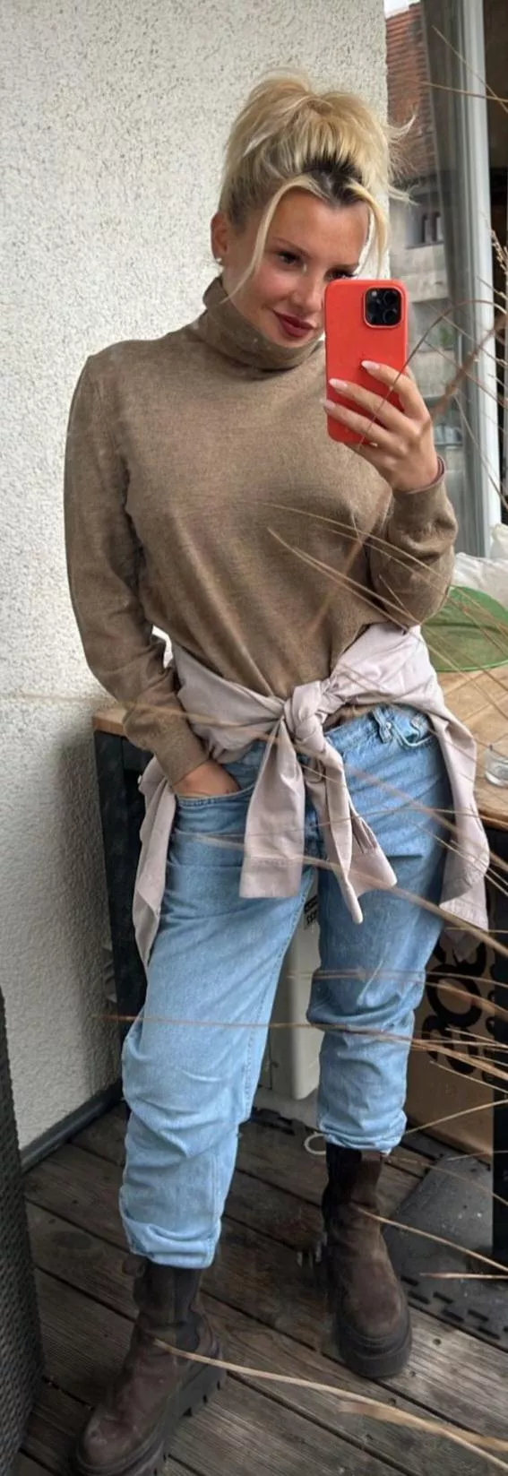 Evelyn Burdecki no bra posted by Time_Put_6628