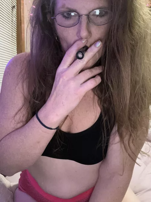 Feel good [f] by Dirty_stonergurl_39