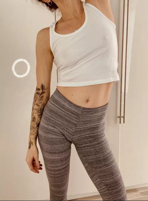 Fully covered still do it for u? by maialunefeet