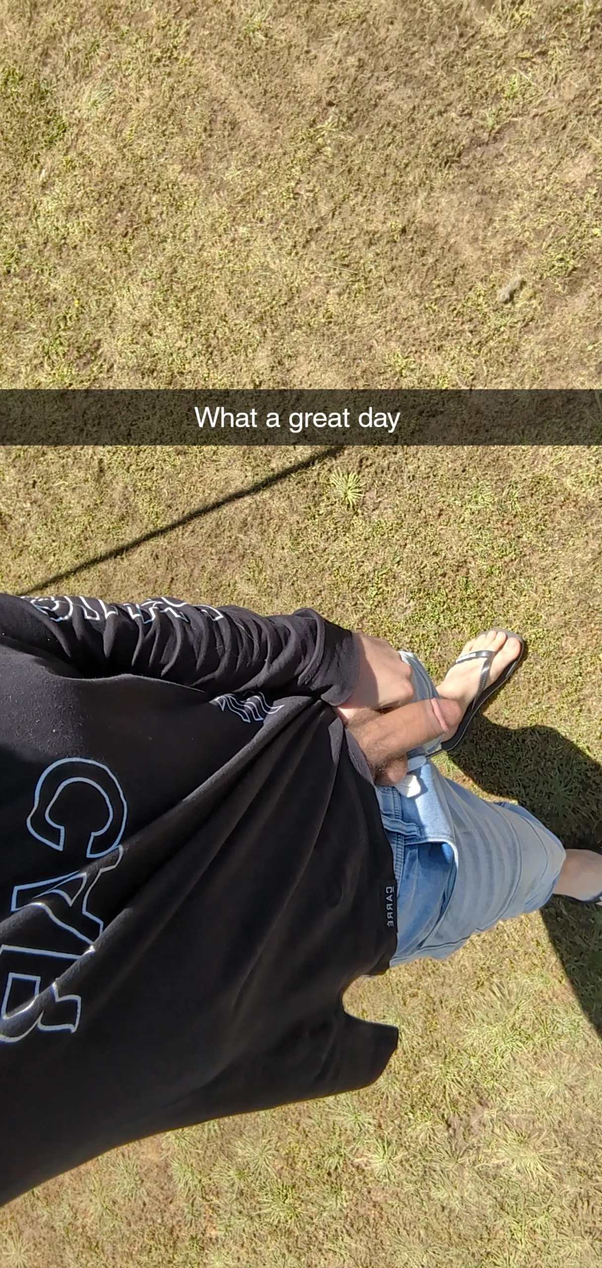 had to take a sneaky snap for a mat, not sure if someone seen me. (27/cut) posted by Quiche666