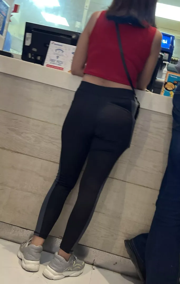 I like to take candid pictures of girls i find attractive its kind of my fetish … i am looking for like minded guys who also enjoy taking candids aka cr**psho*s…anyone interested to talk and share about it can direct message me posted by Trapking09876
