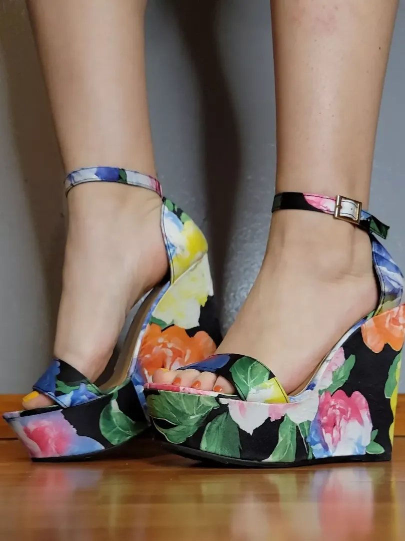 I love wedges so much posted by kyrasweetfeet