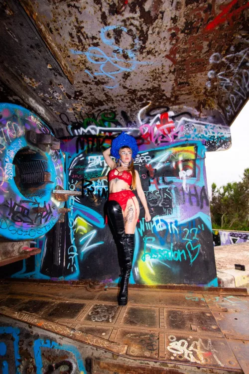 i once had sex in this tank it was crazy and sick feeling by daradararum