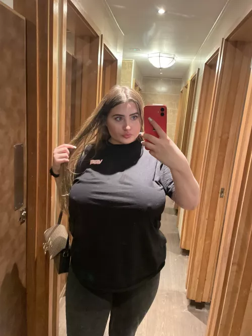 I was wondering why I got so many stares in this restaurant and then I realised... It's because my hair was messy by wildgirly02