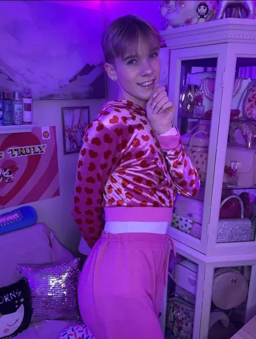 i’m the valentine’s day fairy by gayprettyboi