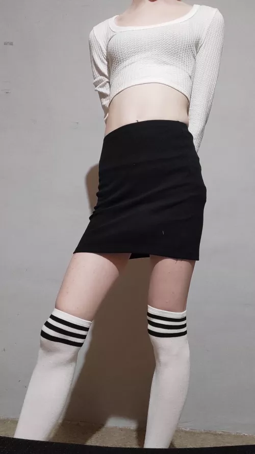 Is that outfit yay or nay? ;3 by Littlebeeboi