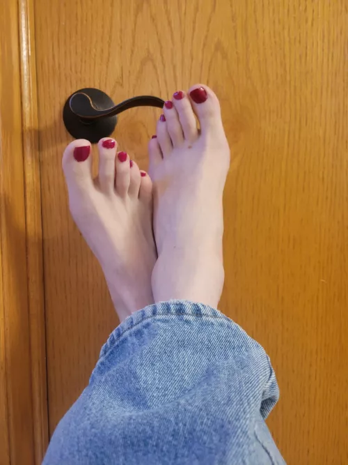 Knock Knock by palesolez