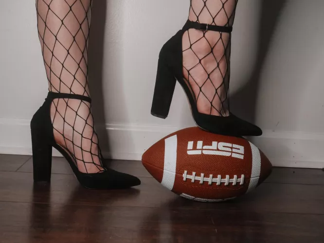 Maybe when the chiefs and eagles are done playing ball I can play with yours?? by chloeeelisexoo