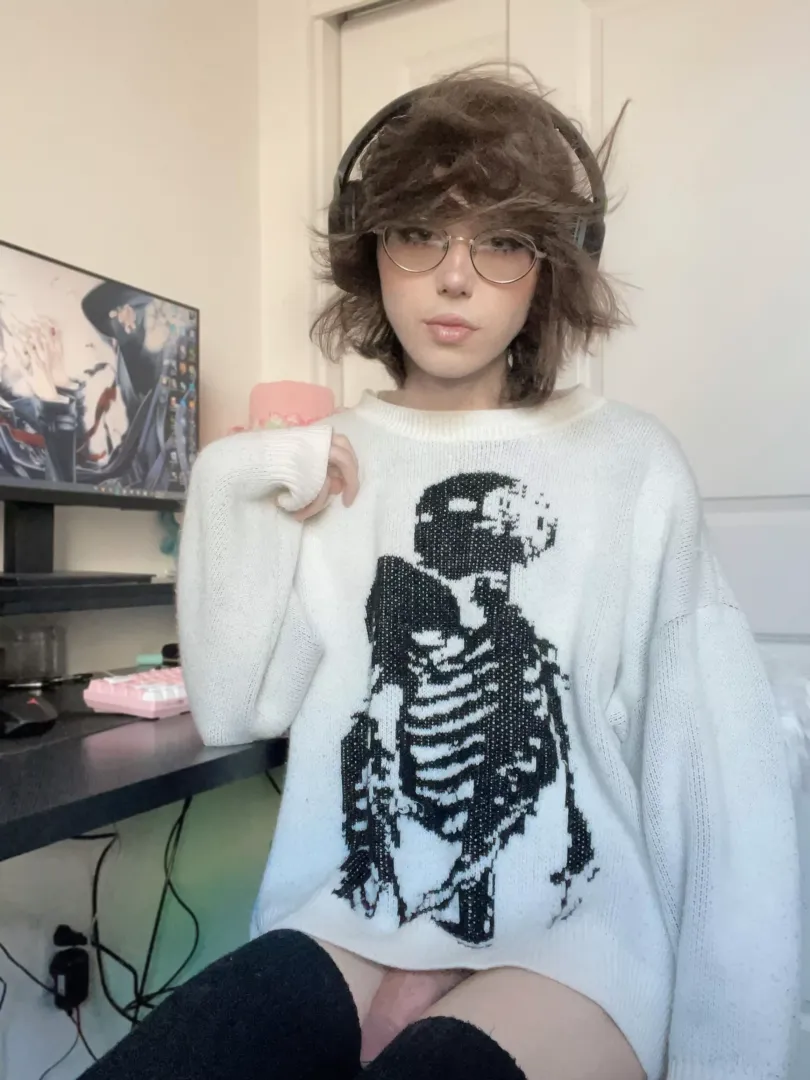 need a femboy gamer? 👾🤍💗 posted by bbykoda