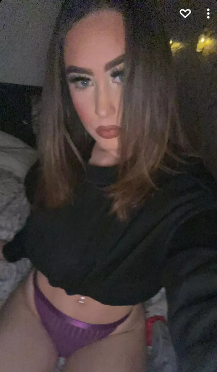 Neve posted by Expensive_Throat1867