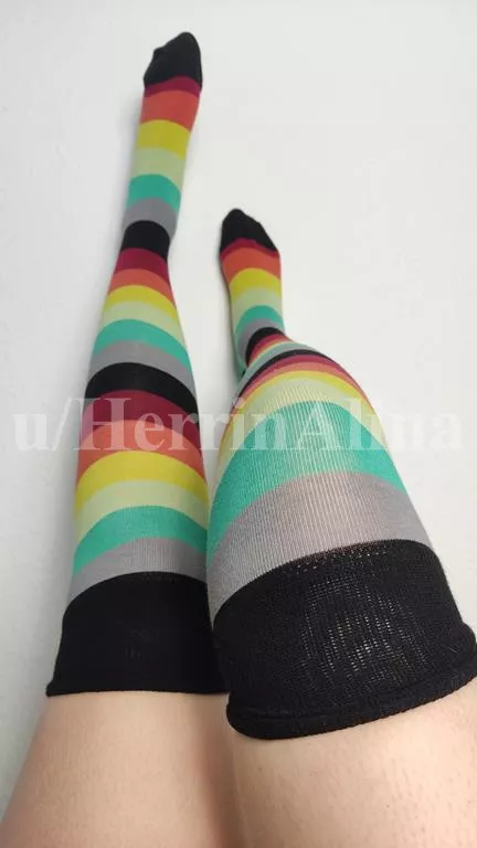 rainbow kneesocks! posted by HerrinAlina