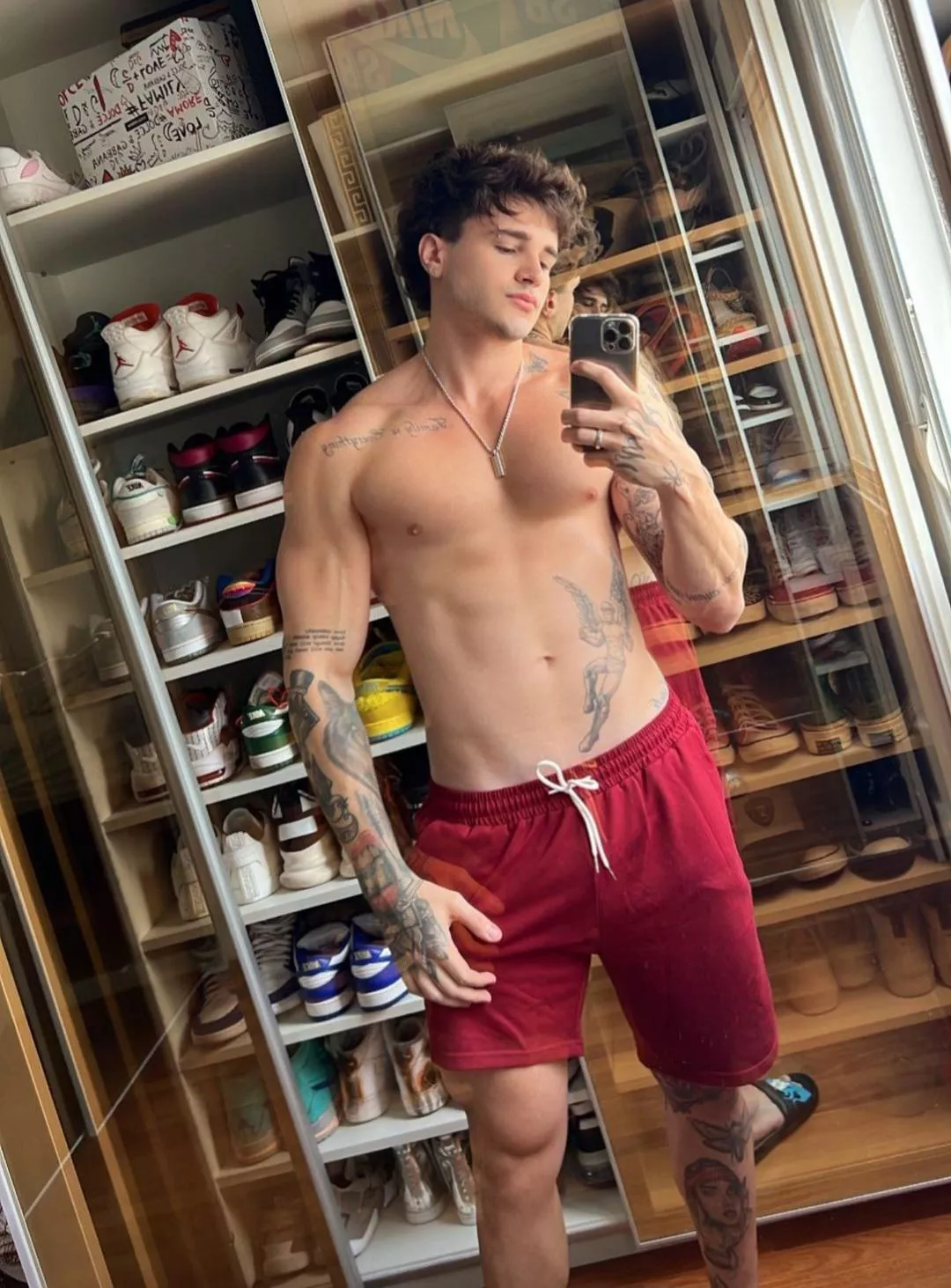 Red ❤️ posted by bistomasto