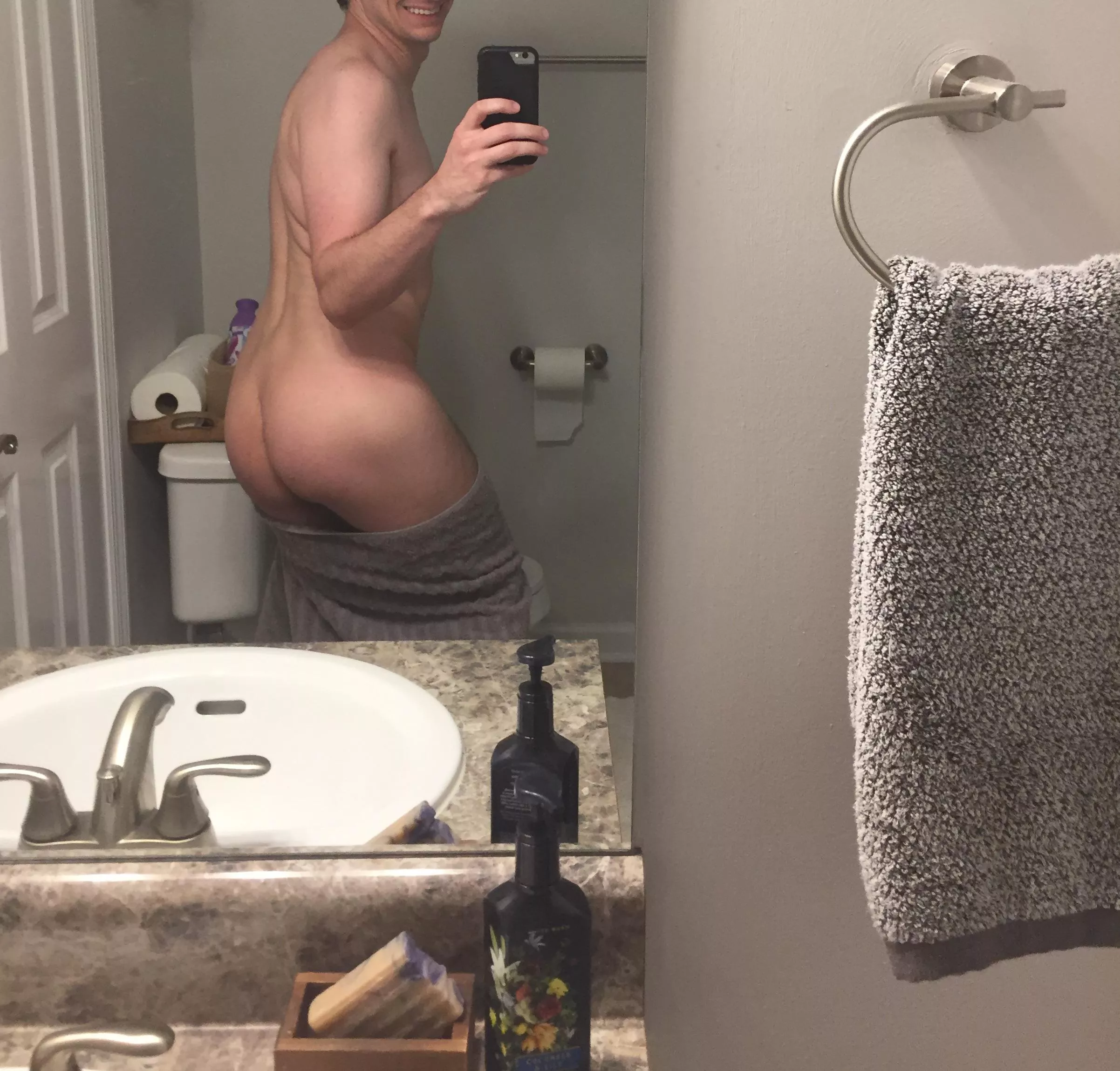 Seeking another fwb 😜 posted by nickifuckedmyass