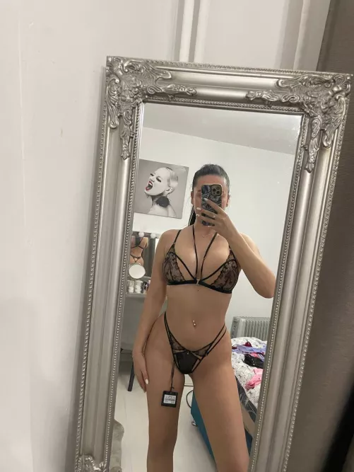 The underwear is looking sexy because of my curvy body[f] by aswaterhad