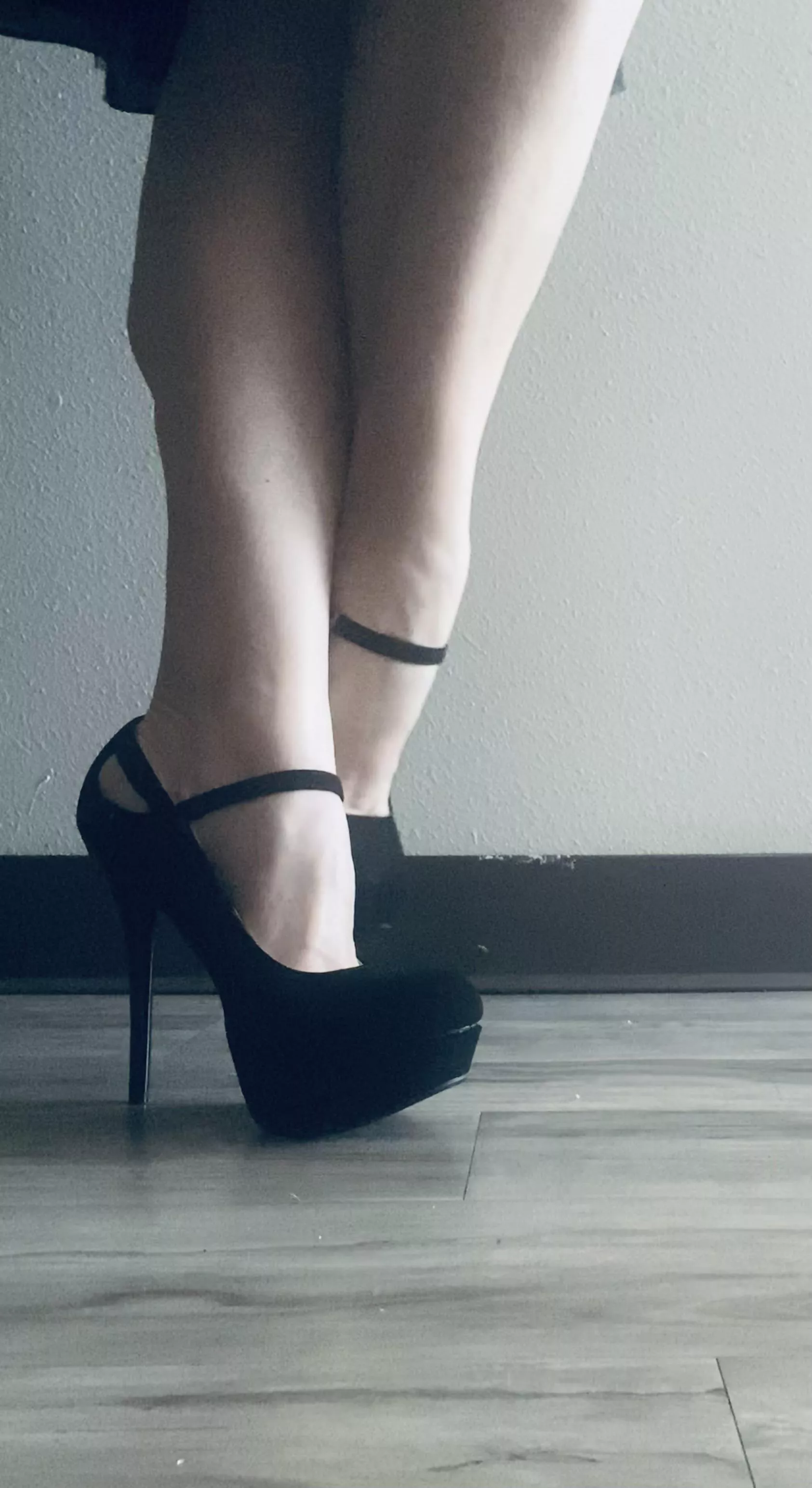 These heels: I’m single because I was born that way-Mae West posted by Aishadahava