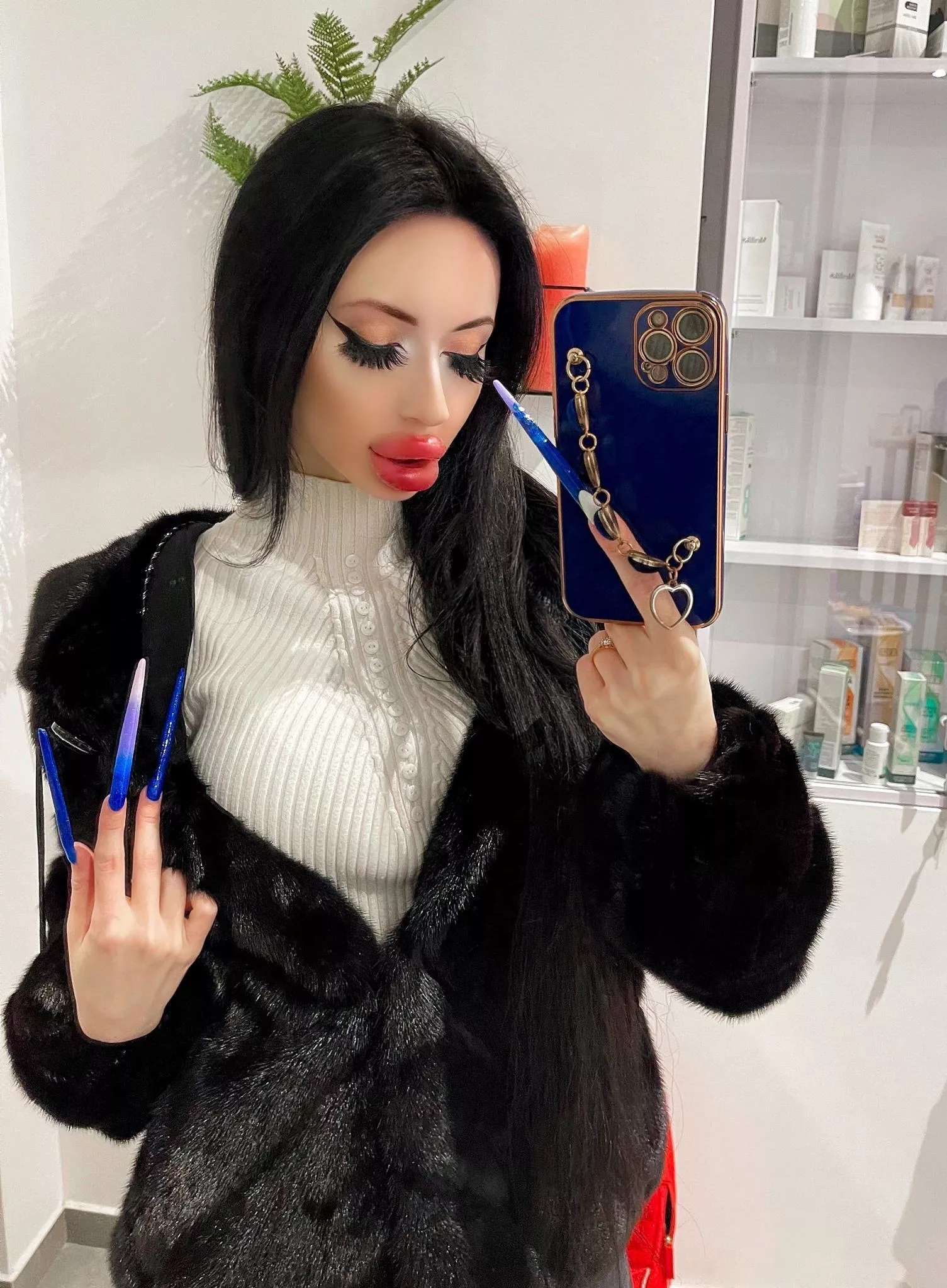 Transformation of my new lips.💋How to stop, a couple more times😅 posted by Allison_Jae