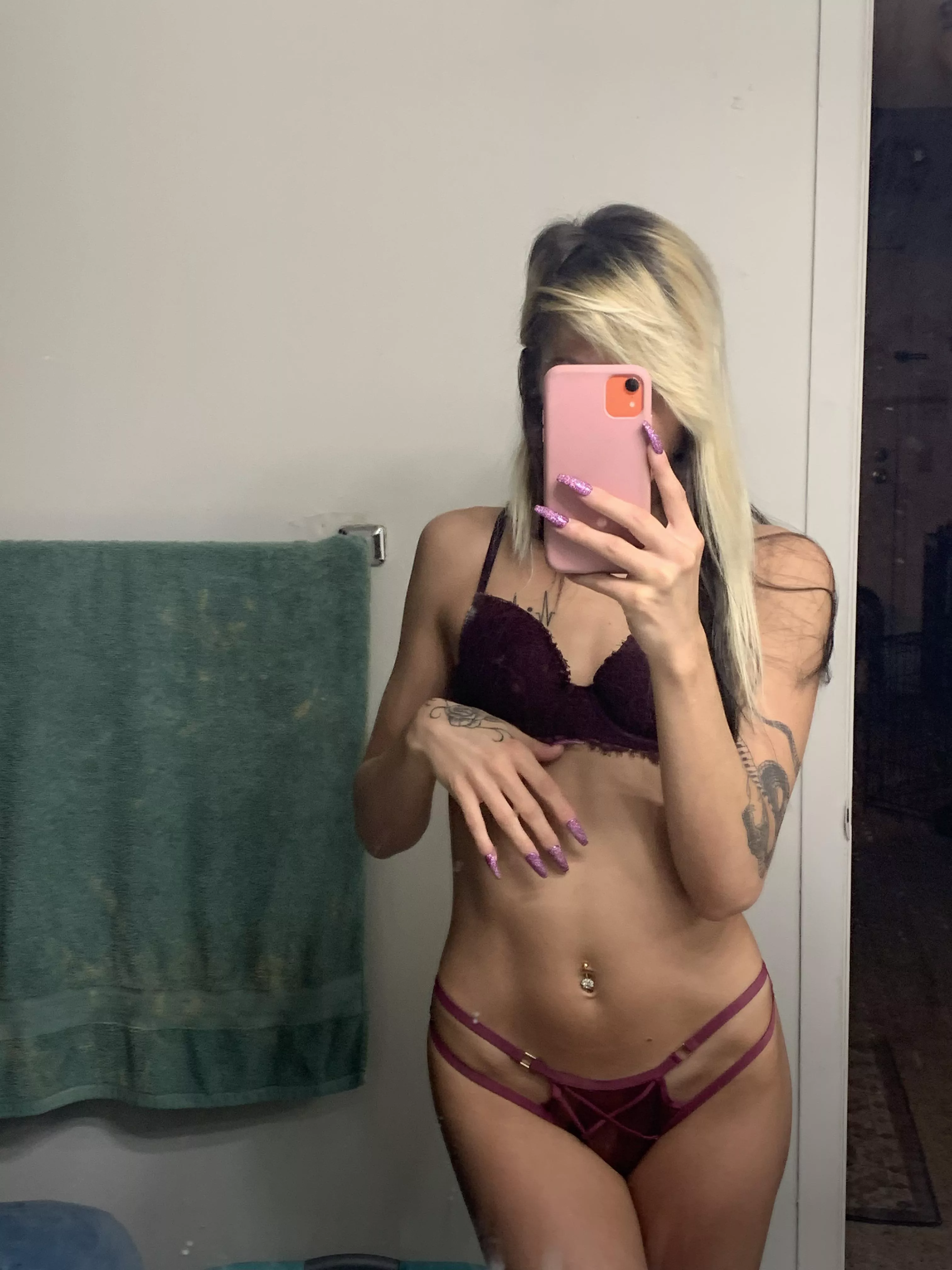 V day tomorrow show some love posted by thequeenTt18