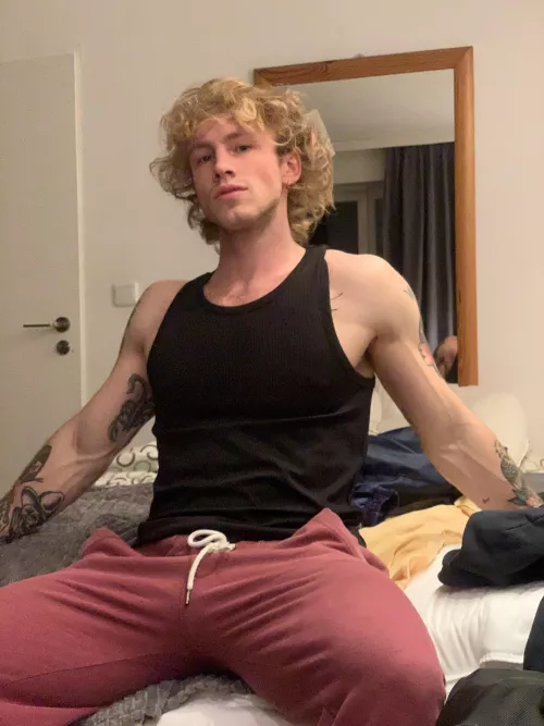 Veiny forearms by haael12