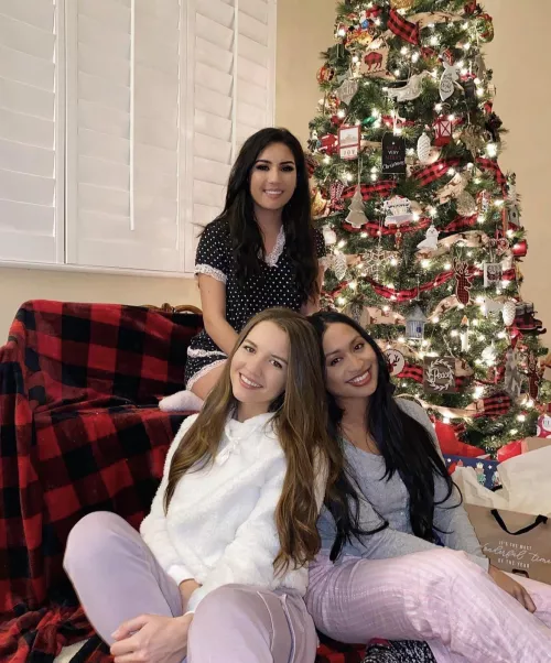 Wish I’d Find All 3 Under My Tree 😍🔥👅 by cochitocruz11