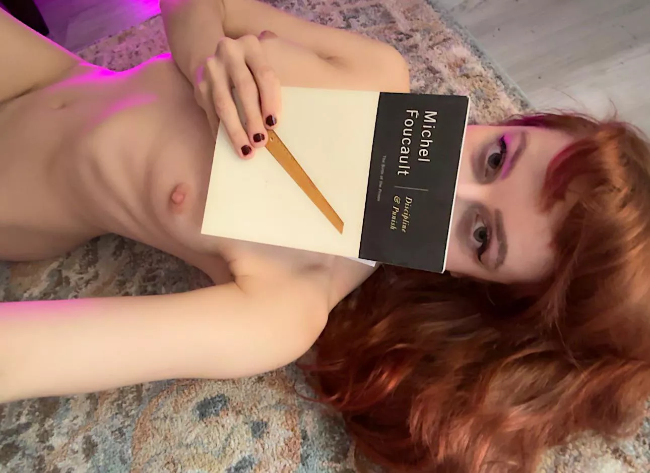 Would you let an avid social philosophy reader be your Valentine? [F]oucault me all night long 💜 posted by TeslaPrincess69