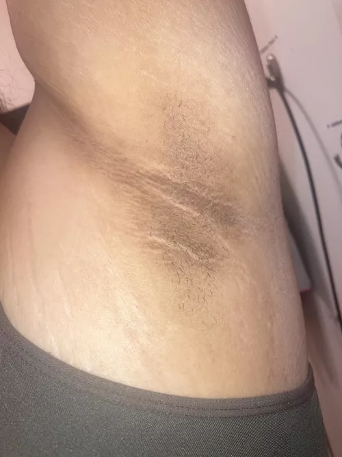 You guys always ask me for unshaved pits, so I took this just for you ☺️ by Lachle_mehr