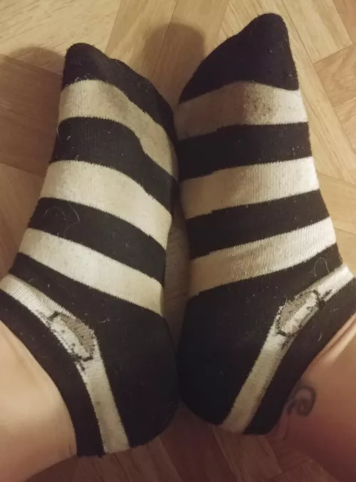 9 days worn server/gym socks ready to ship! Message me to claim :) by Belleellah1