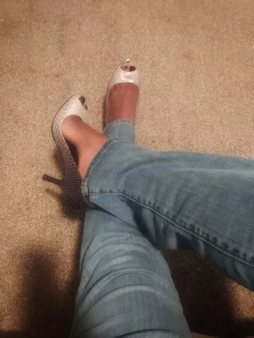 a classic style by Quirkyfootsteps