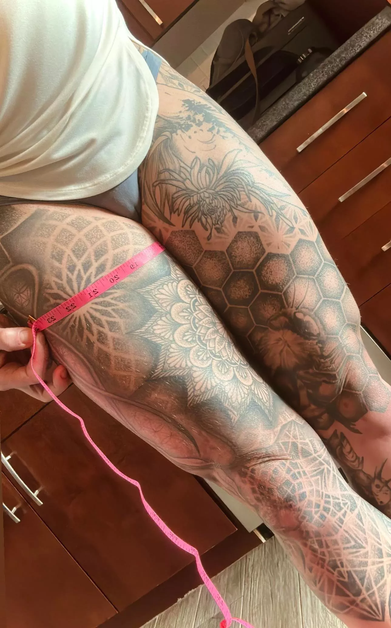 A little bit of thigh fuzz posted by anneamor