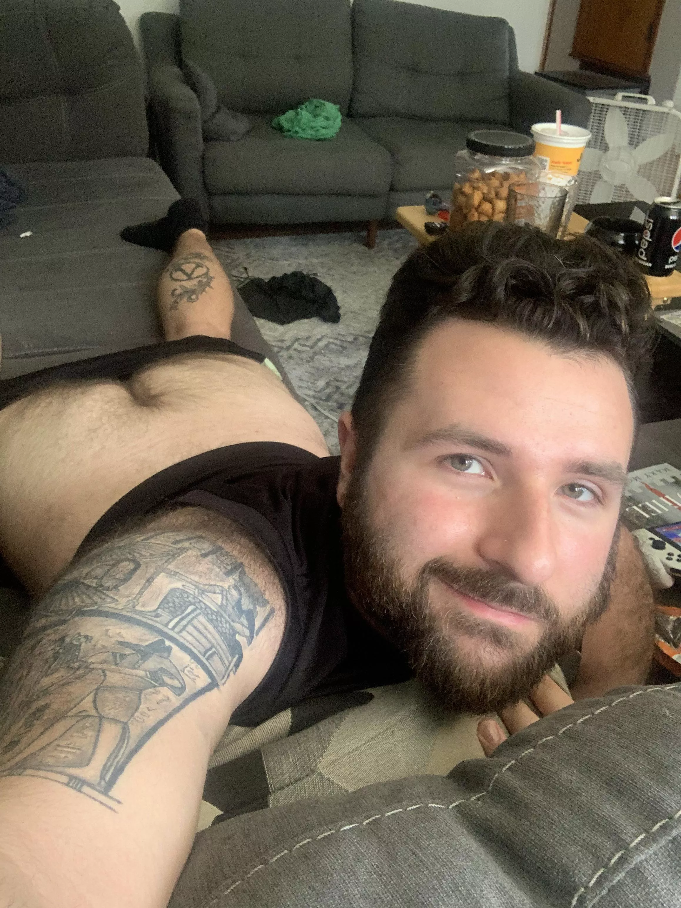 Any guys without a Valentine are welcome to come and fuck me ☺️ posted by jordyxcx64