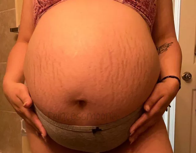 Can I be your Pregnant Valentine ? I promise I’ll eat every last bit of dinner 🤰🏻🤰🏻 by Milkymooon66