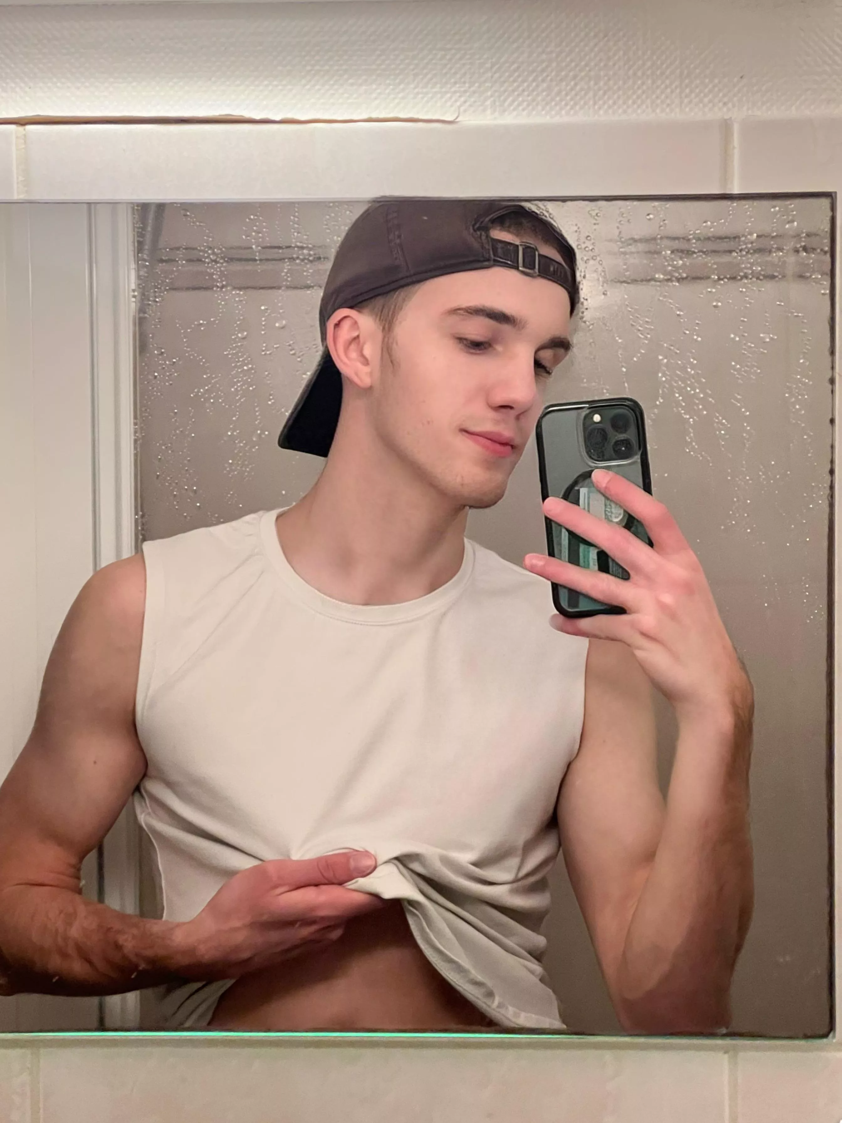 Can I get an Amen up in here ? (20) posted by Anotherstraightdude