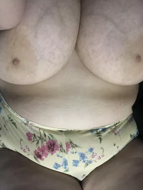 Classically sexy yk? by Frosty_Amphibian_420