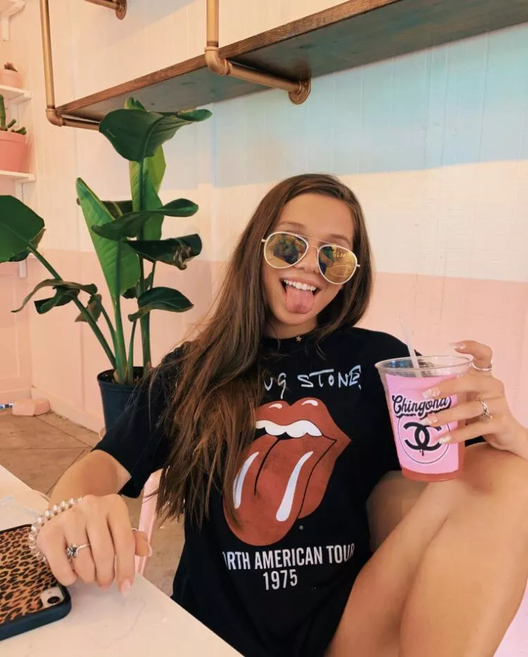 Even her shirt is playing along posted by Wallydinger123