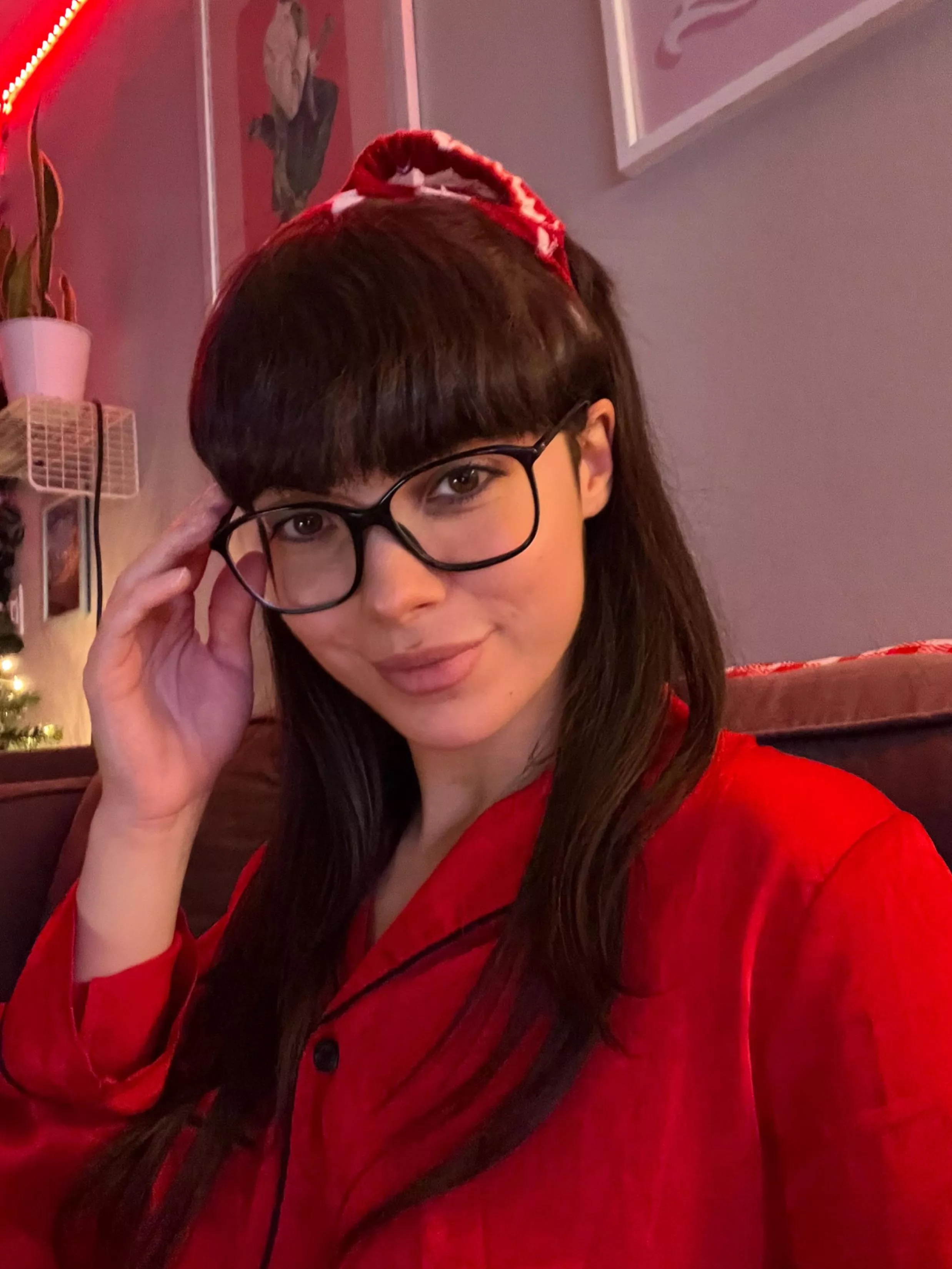 Eye contact only ;) posted by MrsThiicums