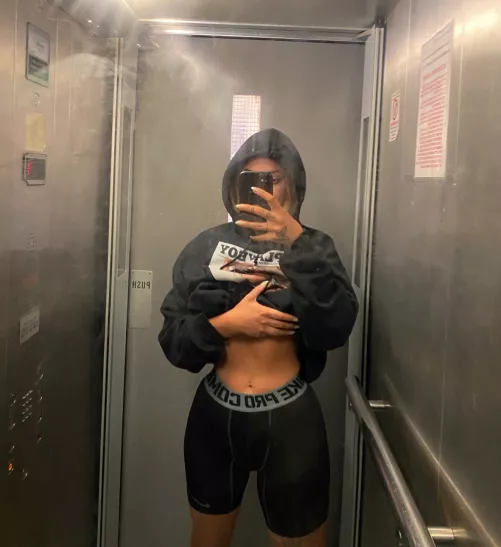 Fancy a quickie before the morning jog? by GregMcbridenh