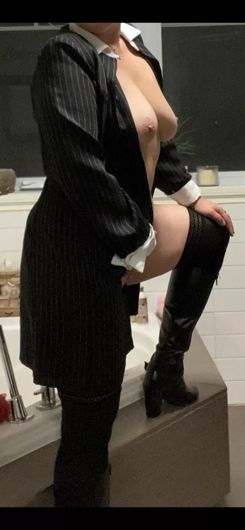 Getting ready for my bull while hubby is away on business posted by Admirable-Tell9892