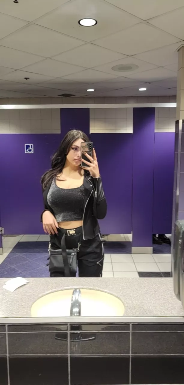 Good day to explore the mall <3 [F] posted by melimars02