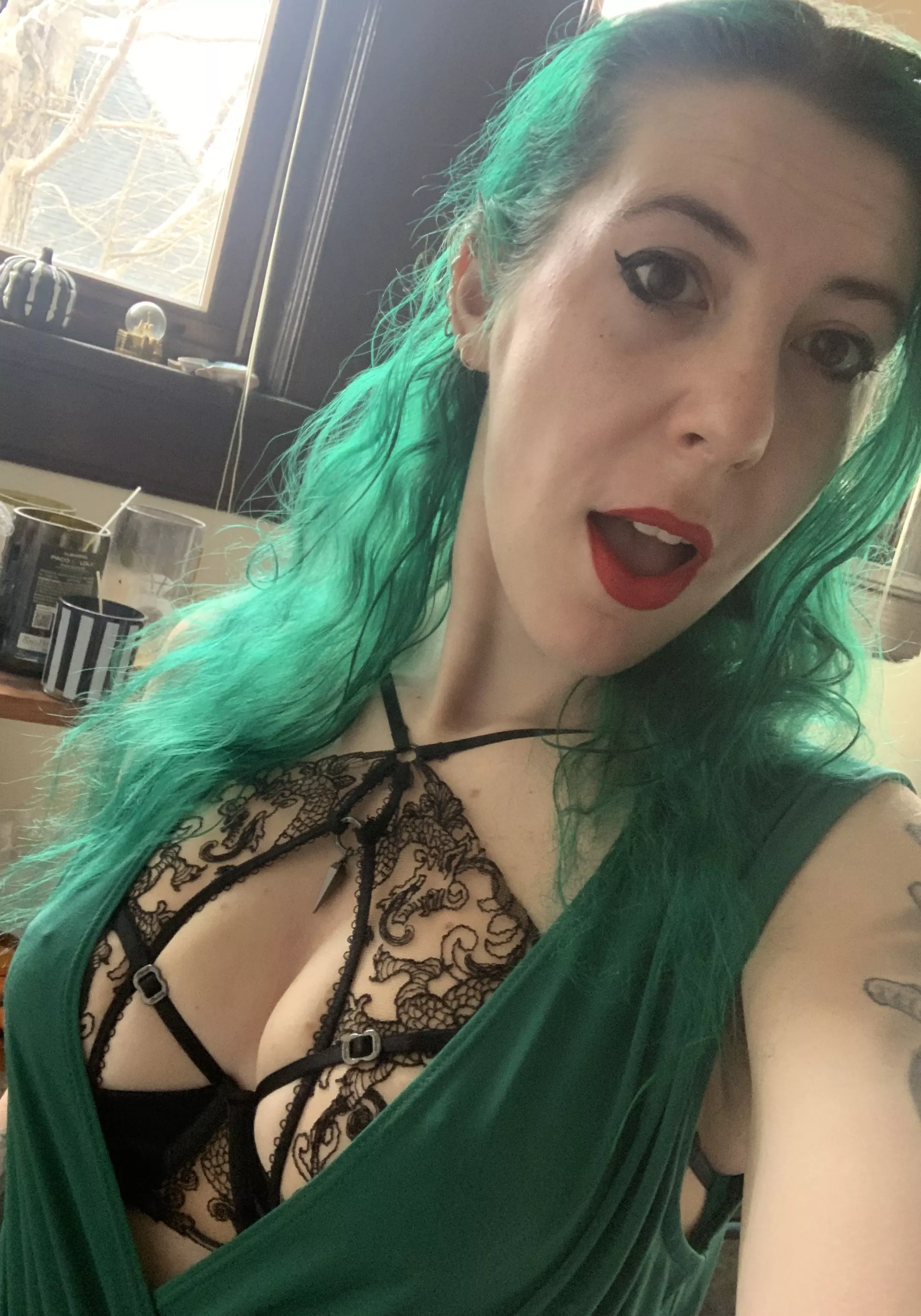 Green on green posted by sirenskiss3