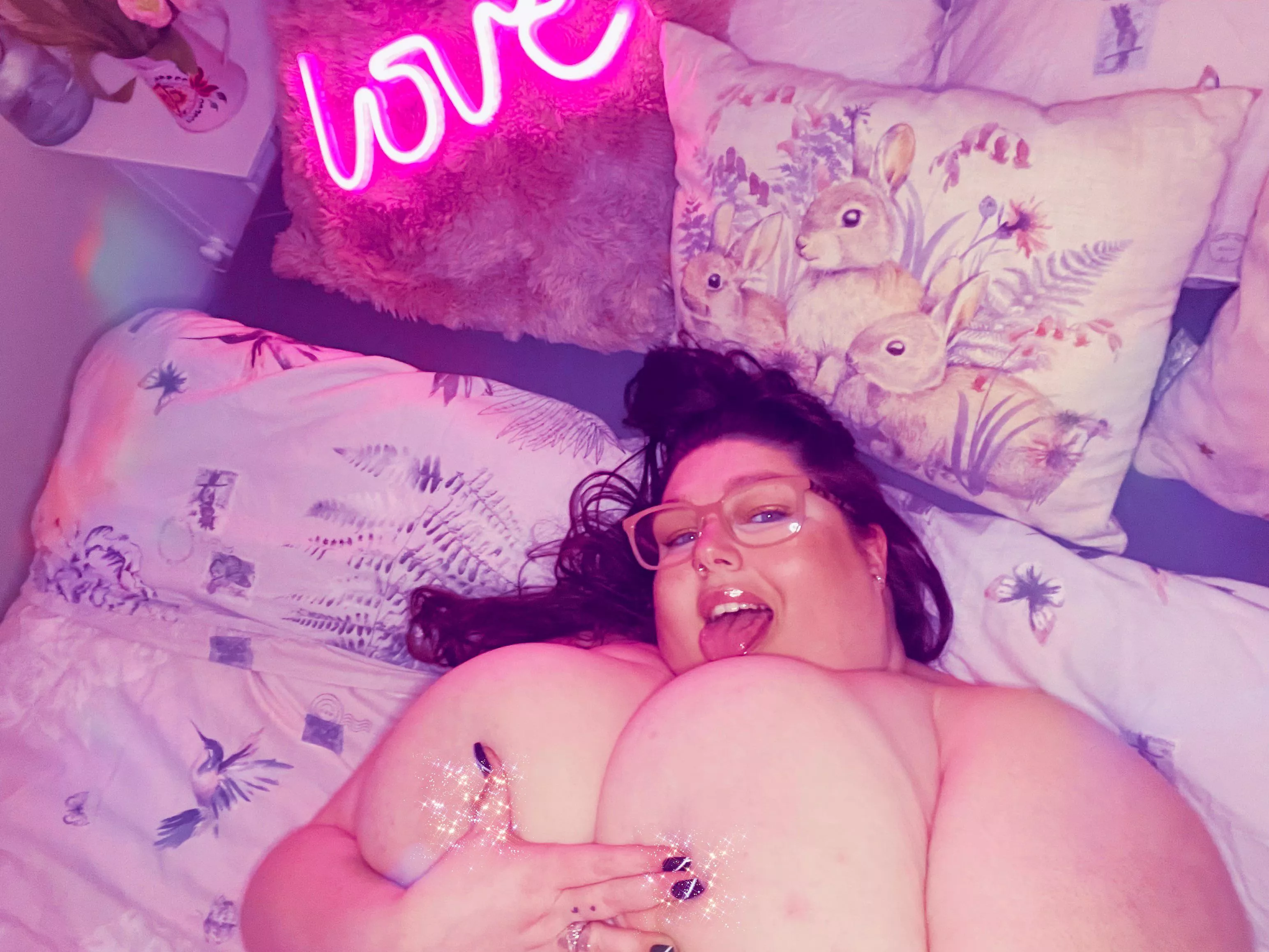Happy Valentines Day💘 Netflix and cum inside me? posted by sophuncovered