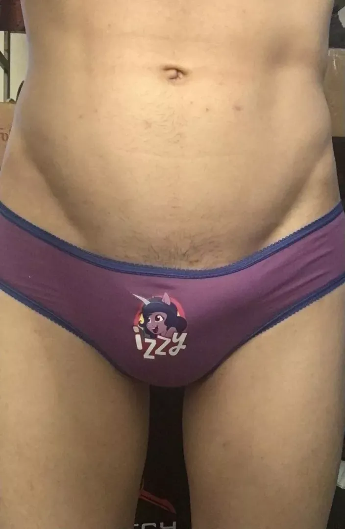 I would love a woman to humiliate my tiny panty covered bulge 💖 posted by shadow-nesnah