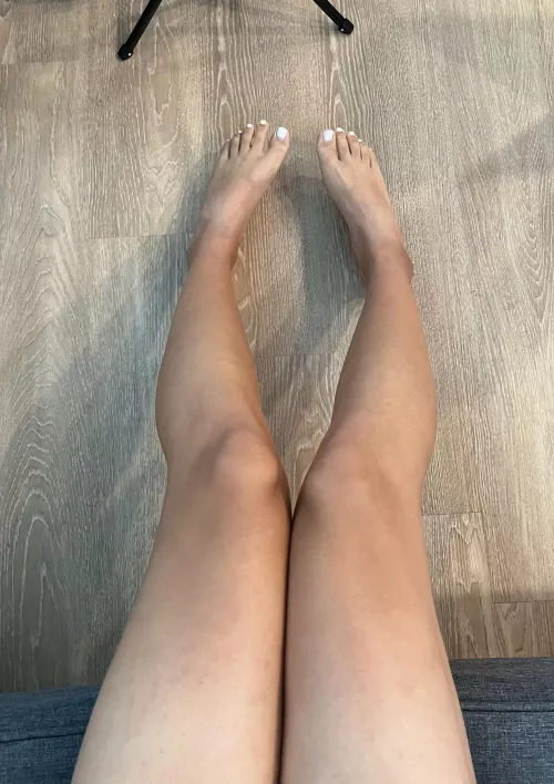 my feet are begging to be used by applefeet