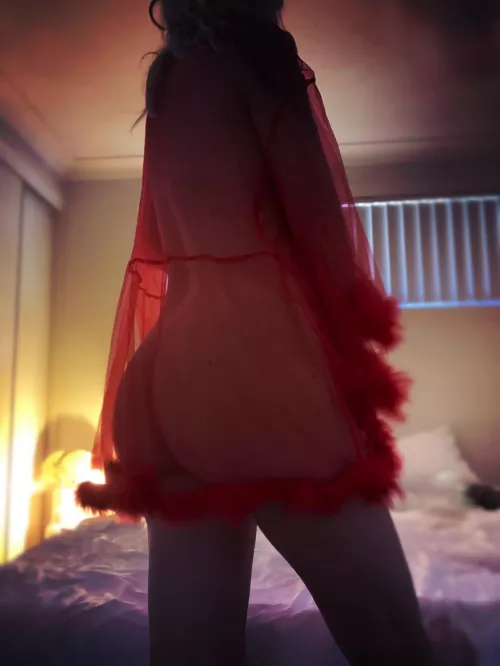 Oh hello there, happy Valentine’s Day 🌹 by FeelingAsk3487