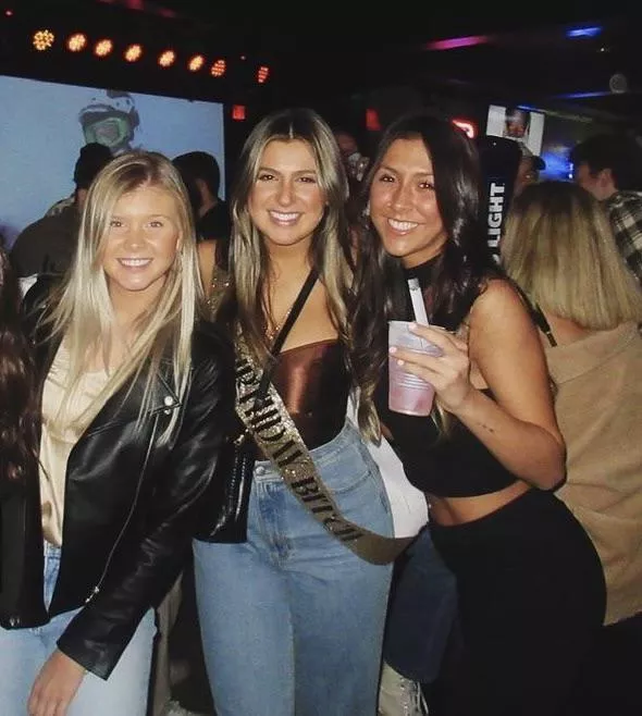 Party girls posted by iwasdrunkonatrain