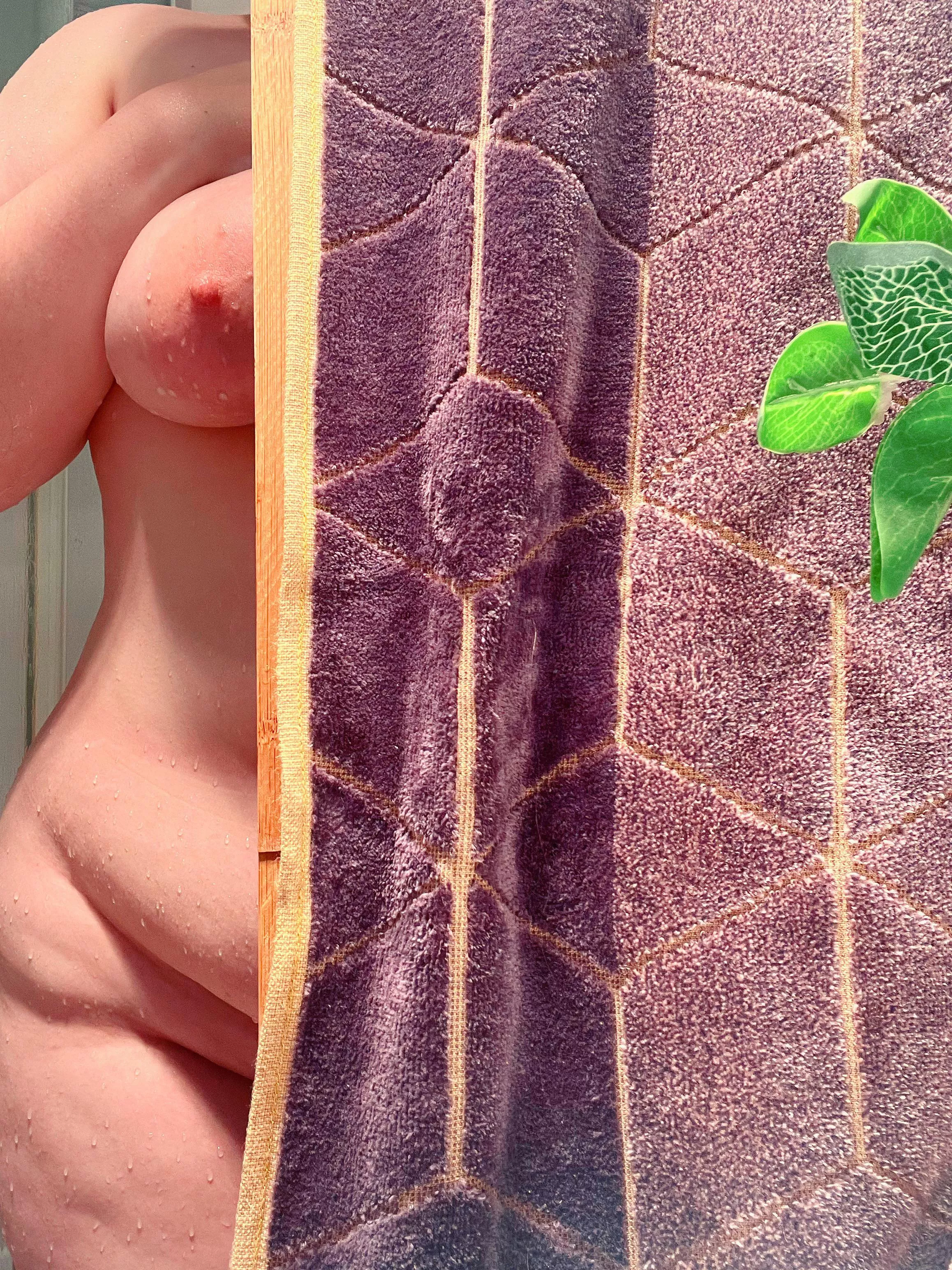 peekaboo! 💕 posted by jelly_peach