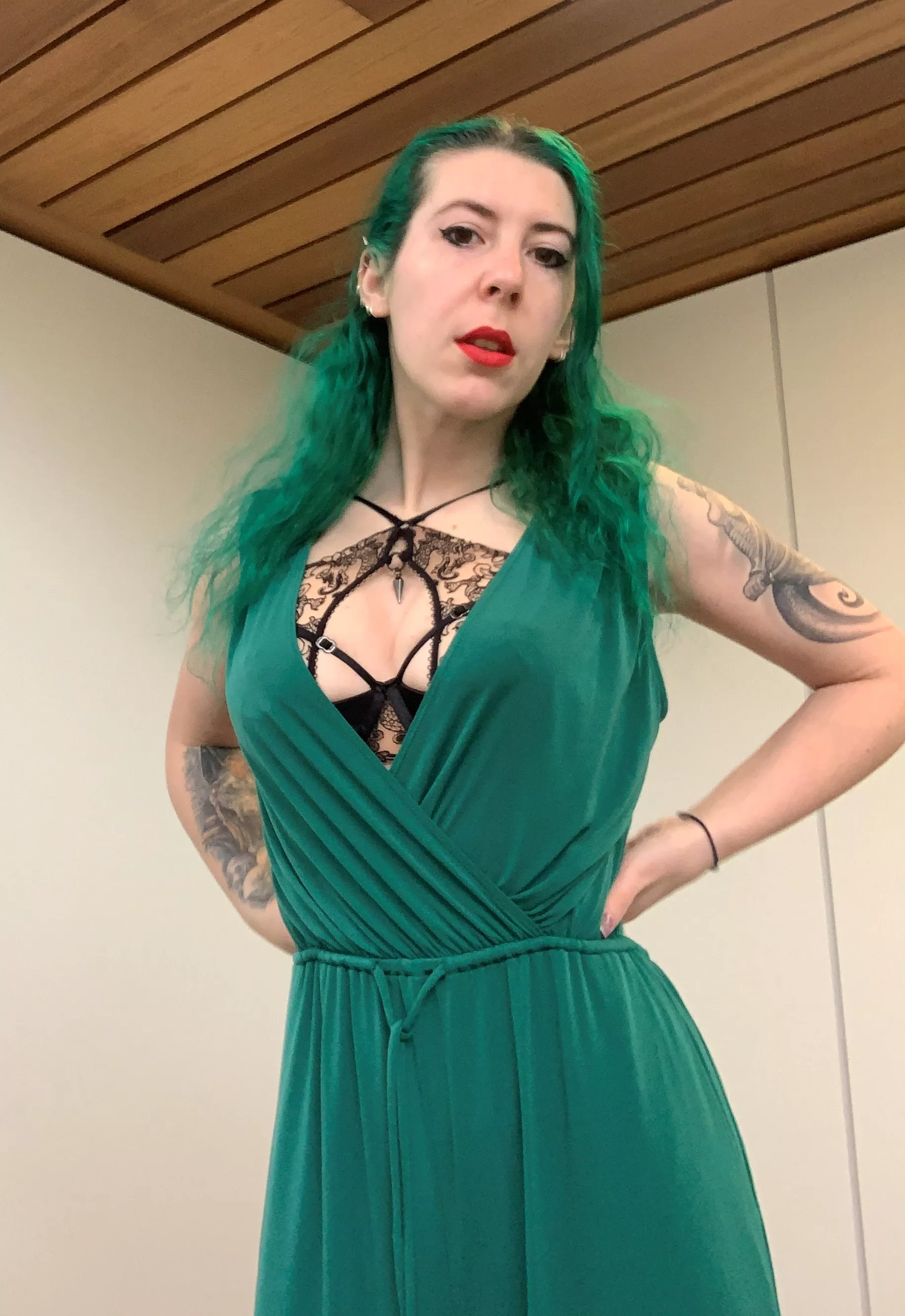 Perfect cleavage posted by sirenskiss3