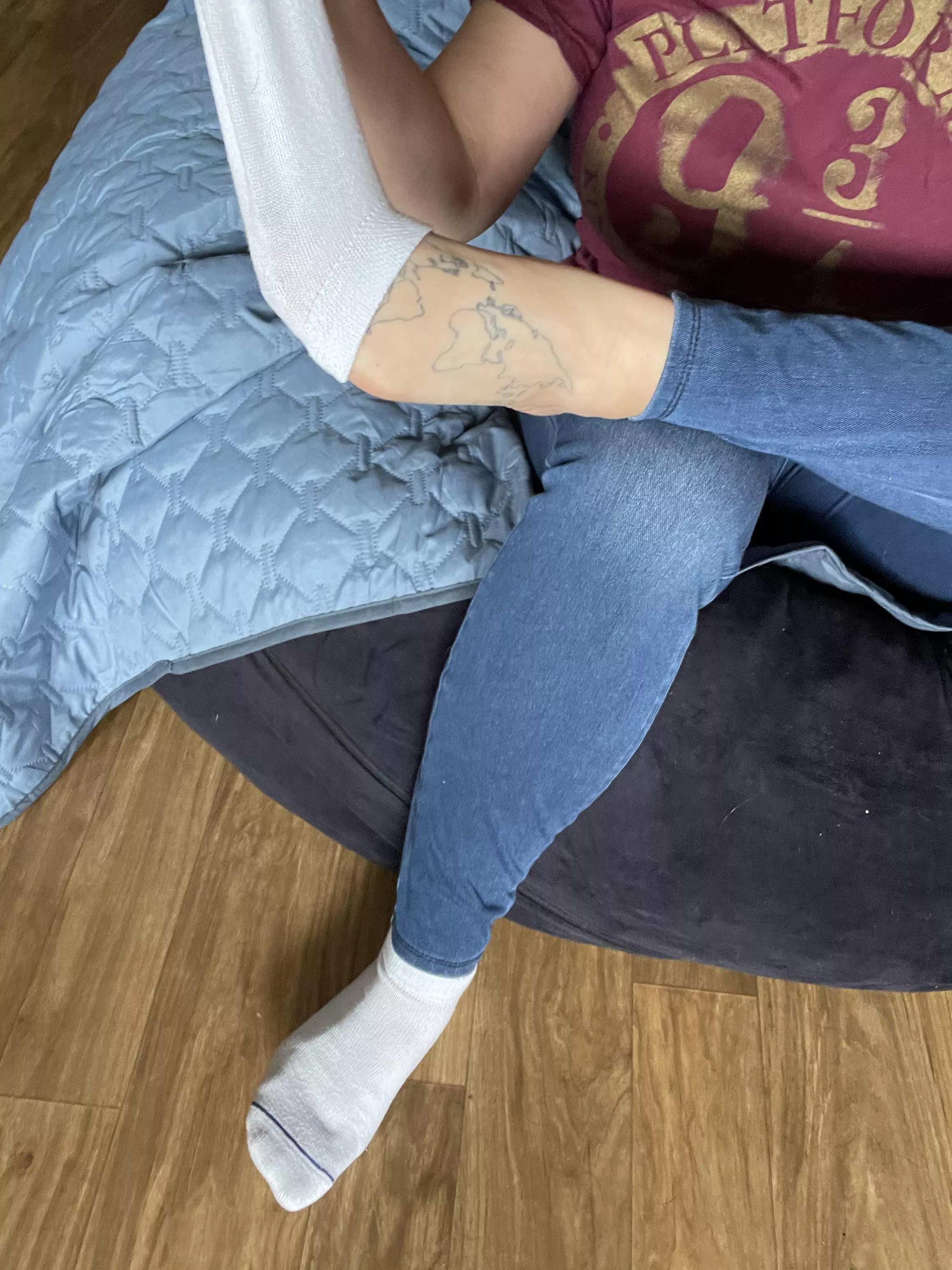 Pull my socks off so I can get ready for my date 🥰 posted by Tattoo_Goddess420