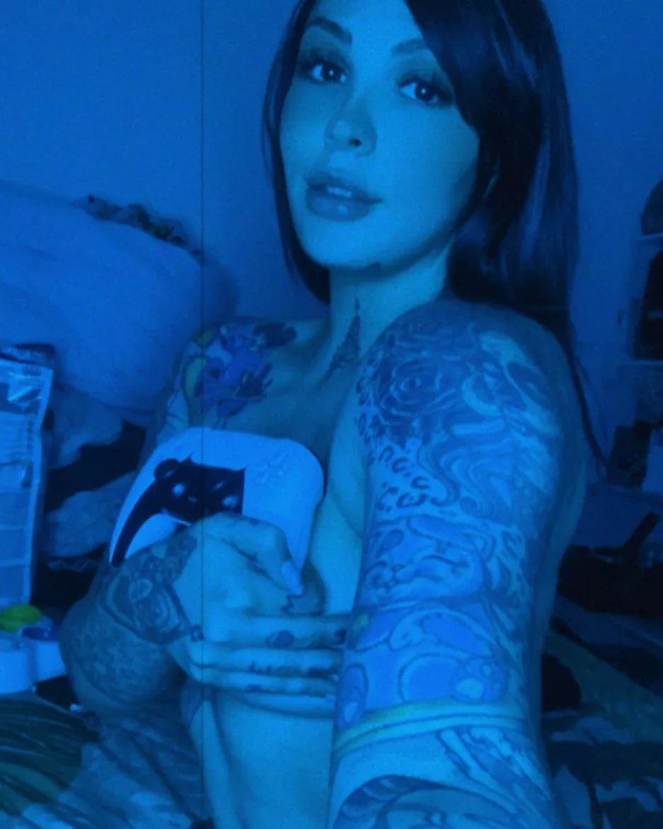 Ready for a player 2 hope don’t mind I game naked 😉 posted by dueNekotime