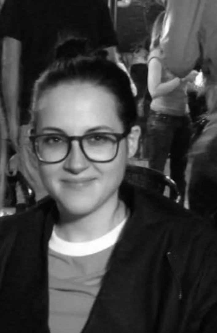 She fucks her boss posted by Maesterman