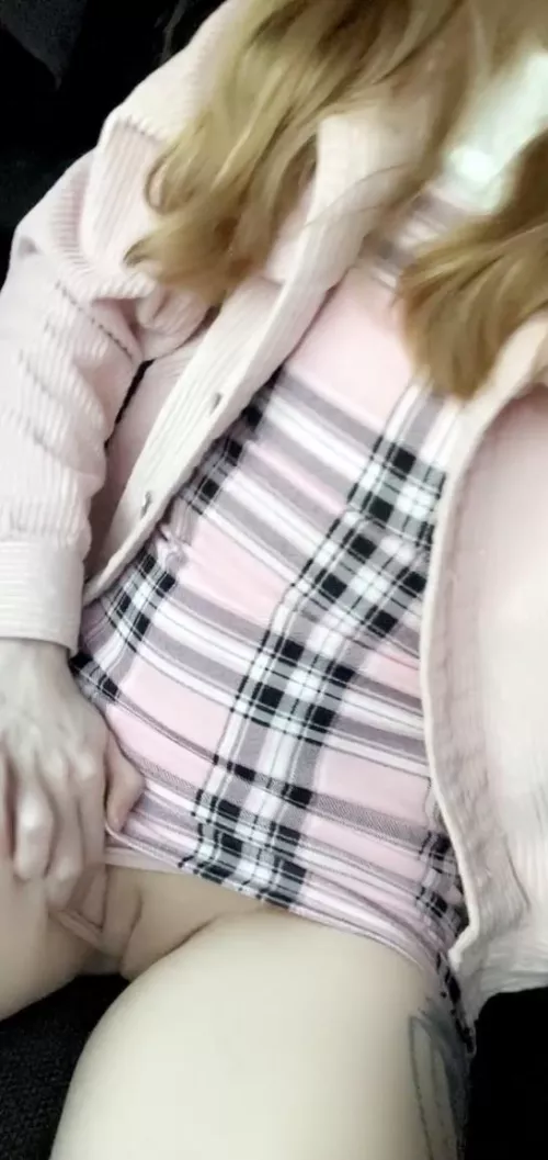 Sneaking a peak in the car💖 by serenitymoonxo