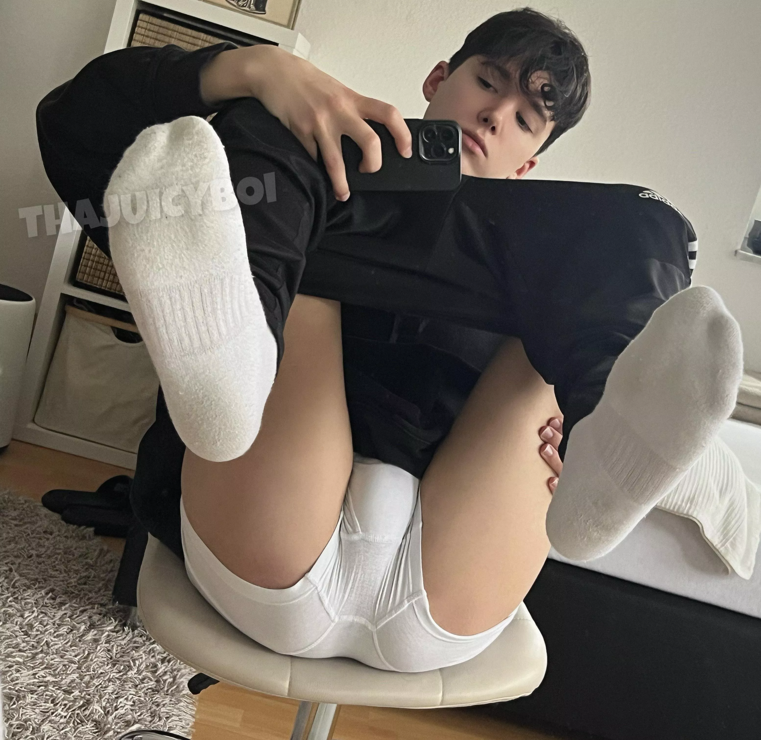 sniff me posted by thajuicyboi